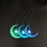 在飛比找蝦皮購物優惠-2019 Moon Glowing Necklace Gem