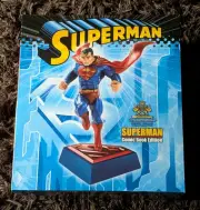 Noble Collection – Superman Comic Book Edition Resin Statue Sculpture