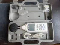 在飛比找露天拍賣優惠-TES1353噪聲儀 SOUND LEVEL METER