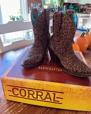 Boots Corral Leopard Suede Cowboy western women size 5
