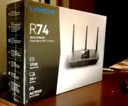 Linksys R74 MAX-STREAM Dual Band WiFi Router - AC1900 - New in Box