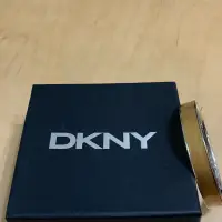 在飛比找蝦皮購物優惠-全新 金黃色系 DKNY 手環