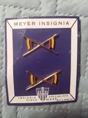 NOS- ECUADOR Army CAVALRY Officer Flag Insignia Set by N.S. Meyer on Card