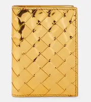 [Bottega Veneta] Bottega Veneta Intrecciato metallic leather passport case One Size gold