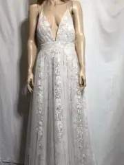 Women's NWT Aidan Mattox White Floral Embroidered Mesh Gown Dress Size 12