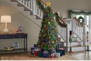 HOME ACCENTS HOLIDAY 6.5ft FESTIVE LED PINE PRE-LIT TREE COLOR CHANGING - T2