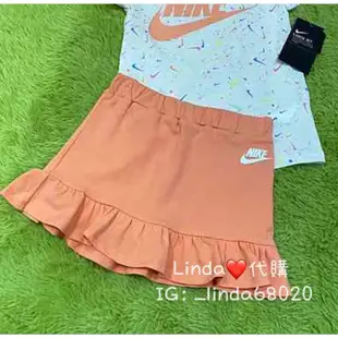 Linda❤️代購 Nike 小童 白色 T恤 短袖 短裙 短褲 褲裙 裙子 魚尾 套裝 童裝 滿版勾勾 粉色