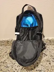 New QUEST Bladder Hydration Pack Backpack 2 Liter Black Bag Hiking W/ Bladder St