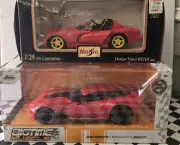 MAISTO AND JADA 1/24 DIECAST VINTAGE 1996 VIPER AND 2024 CORVETTE