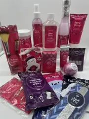 (17) Groovi Beauty Snow Berry Body Soap Shower Spa Bath Set Christmas Holiday5oz