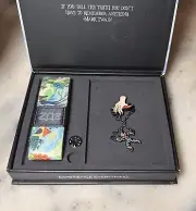 RARE NEW Zox Dont Hold Back Limited Edition Collectors Pearl Box Band & Pin