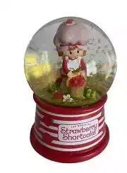 The World of Strawberry Shortcake Mini Snow Globe