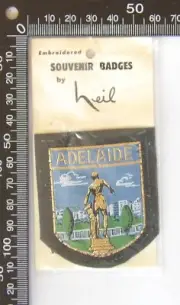 VINTAGE ADELAIDE SOUTH AUSTRALIA SOUVENIR PATCH WOVEN CLOTH SEW-ON BADGE