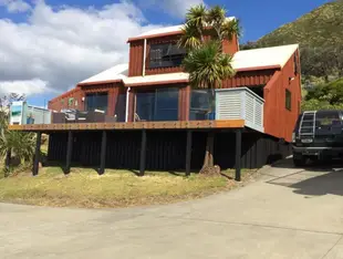 Escape 290 Mile Holiday Home