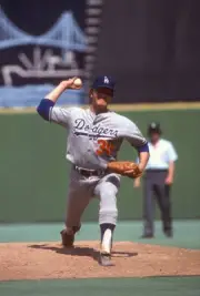 Dave Goltz Of The Los Angeles Dodgers 1980 Baseball Photo 2
