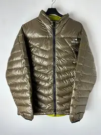 在飛比找Yahoo!奇摩拍賣優惠-EiDER 軍綠 羽絨 外套 A562003 Y