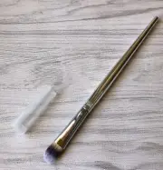 IT Cosmetics for Ulta Love Beauty Fully Essential Concealer Brush #212