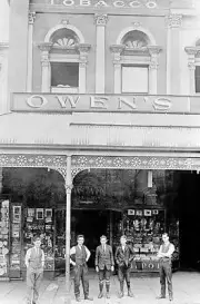 Outside Owen's Tobacconist Ballarat Victoria ca 1925 OLD PHOTO
