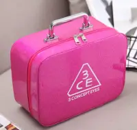 在飛比找Yahoo!奇摩拍賣優惠-價化妝箱化妝包3CE手提小方包旅行包收納盒
