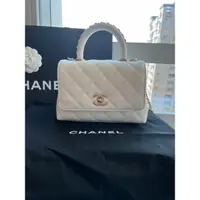 在飛比找蝦皮購物優惠-Chanel 23P coco handle mini 白色