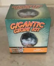 NEW IN BOX, DISCOVER WITH DR. COOL GIGANTIC GEODE KIT