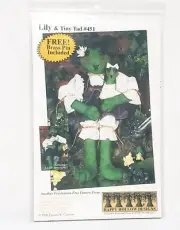 Frog Lily & Tiny Tad Pattern #451 Happy Hollow Designs 1996 Stuffed Animal