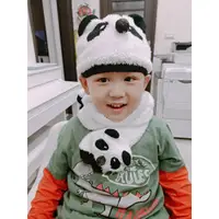 在飛比找蝦皮購物優惠-TaiCheng 可愛熊貓造型保暖毛帽 圍巾二件組  二手 
