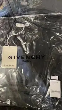 在飛比找Yahoo!奇摩拍賣優惠-Givenchy紀梵希短袖