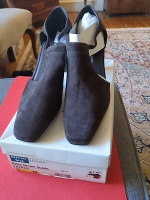 New in Box Naturalizer Patty Brown Suede High Heels Size 11M