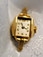 BULOVA 5 AD 10 K R.G.P. CASE. LADY WATCH NO CRYSTAL.