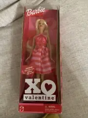2002 Mattel Barbie XO Valentine with Tic Tac Toe Game for You #55517 NEW