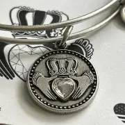 NWT Alex and Ani "CLADDAGH" Silver Swarovski Round Charm Adj Bracelet w/Card