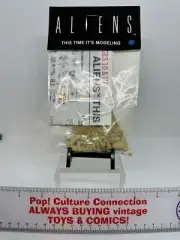 Vintage 1988 This Time Its Modeling Alien Dietrich Mini Model Sealed Inv-0490