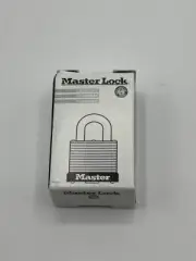 Lot of 6 Master Lock 7. 1-1/8in (29mm) Wide Laminated Steel Pin Tumbler Padlock