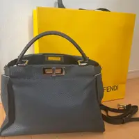 在飛比找蝦皮購物優惠-FENDI 芬迪 肩背包 Selleria Peekaboo