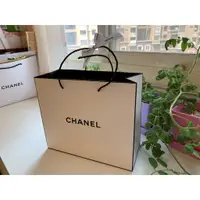 在飛比找蝦皮購物優惠-CHANEL 香奈兒 化妝品 紙袋 附香奈兒 LOGO 緞帶