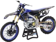 New Ray Toys 58333 Yamaha Factory Race Team Bike