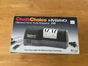 NEW Chefs Choice Hybrid Diamond Hone White Knife Sharpener 250 Razor Sharp NIB