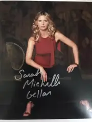 Sarah Michelle Gellar Signed Buffy The Vampire Slayer 8x10 Photo With COA
