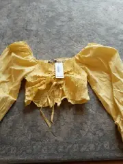 Boohoo Ladies Blouse. Yellow. Ruched Front. Puff Sleeve. Size 16