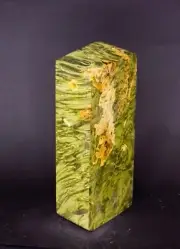 ALBINO DOTS MAPLE BURL IN SWAMP GREEN STABILISATION 130*50*33 mm