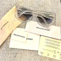 在飛比找PopChill優惠-[二手] 全新巴黎世家BALENCIAGA 時尚雨滴設計透明