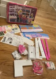1996 Mattel Shoppin' Fun Barbie & Kelly Supermarket Playset 67507