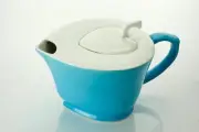 NEW YEDI HEART BLUE+WHITE FULL GLAZE PORCELAIN COFFEE TEA POT TEAPOT 32 OZ