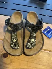 Birkenstock Gizeh | Shiny Python Black | EU 37 | US L6 / M4 | Regular Fit