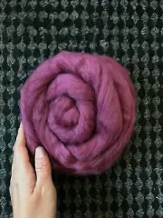 2 oz Onion merino wool roving 22.5 micron for Spinning Felting Weaving