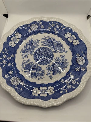 Italian Spode Regency Series Trophies Dinner Plate