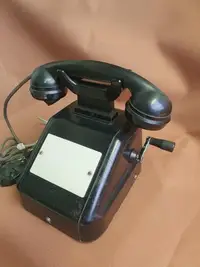 在飛比找Yahoo!奇摩拍賣優惠-古董手搖電話機  古早老電話 非撥盤電話