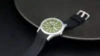 在飛比找Yahoo!奇摩拍賣優惠-美型軍綠色,搭載日本 SEIKO 精工原廠 VX43 石英機