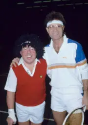 Comedian and actor Ronnie Corbett with singer Cliff Richard at hi - Old Photo